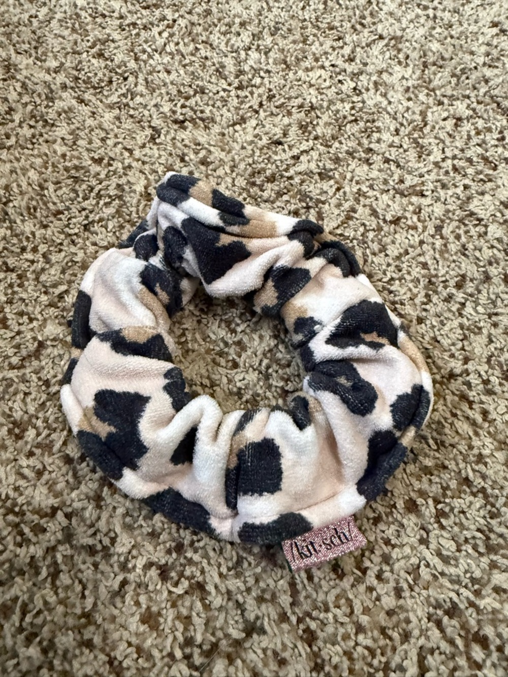 Plush Leopard Print Scrunchie - Pink & Black